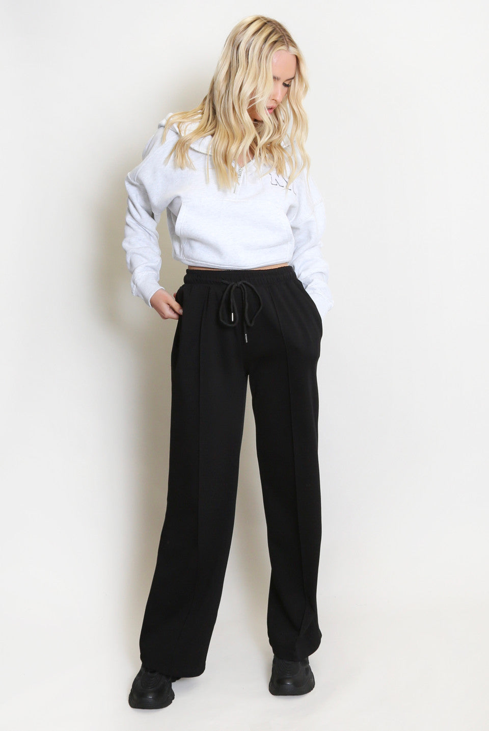 DANA WIDE LEG SEAM FRONT JOGGERS - BLACK