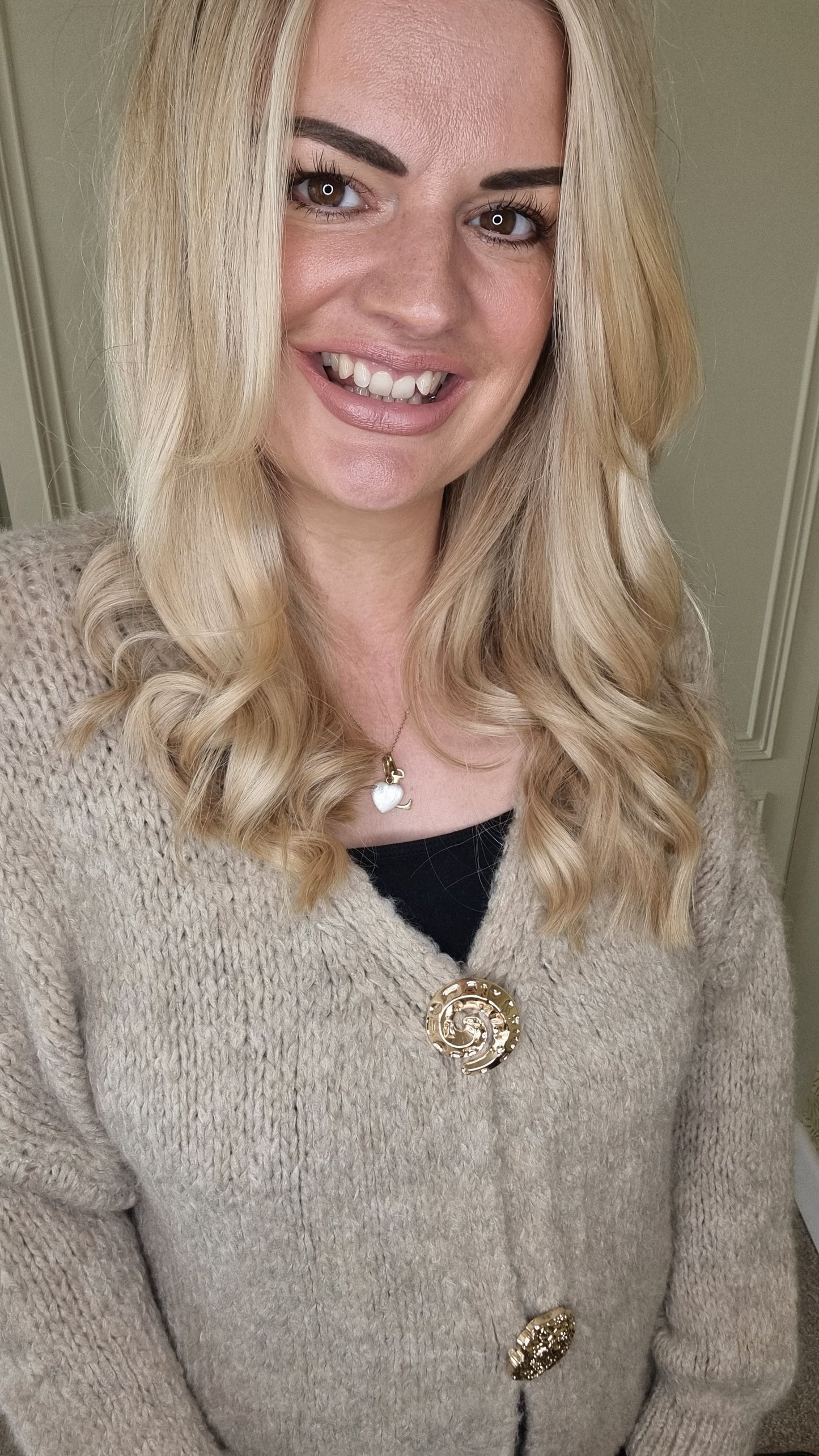 LILA FLUFFY GOLD BUTTON CARDIGAN - OATMEAL