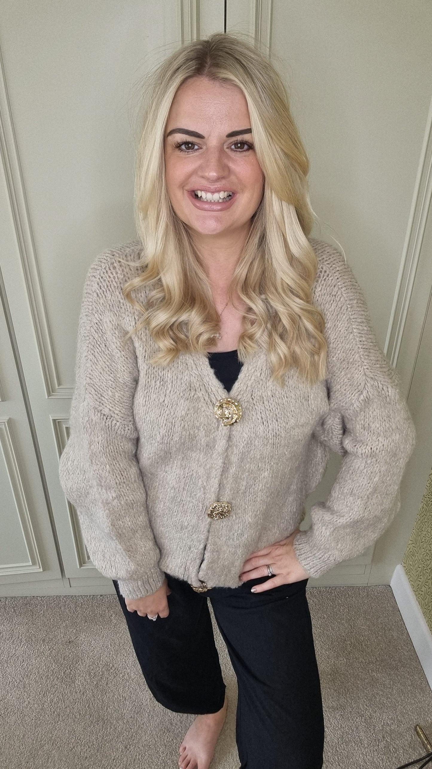 LILA FLUFFY GOLD BUTTON CARDIGAN - OATMEAL