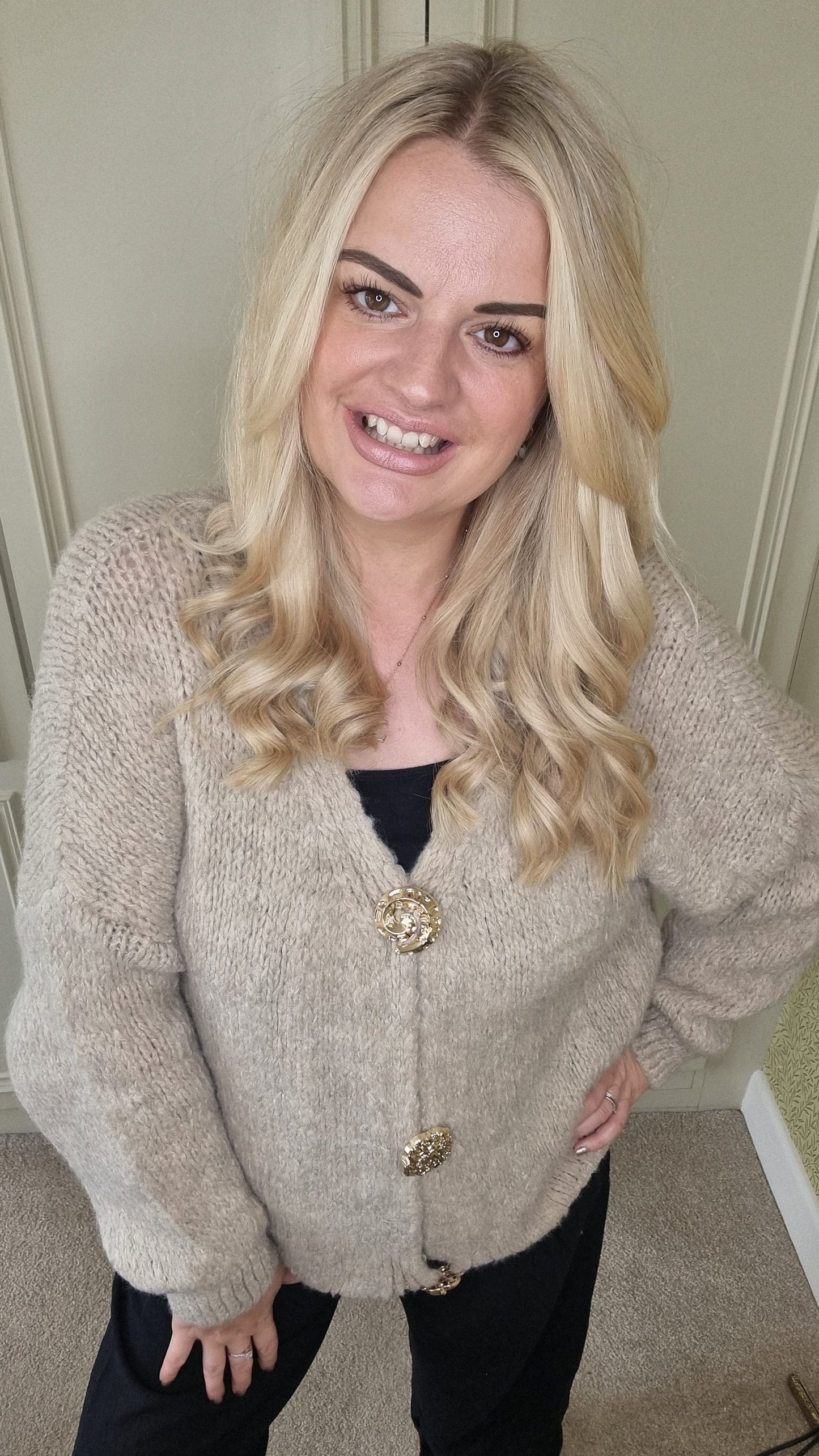 LILA FLUFFY GOLD BUTTON CARDIGAN - OATMEAL