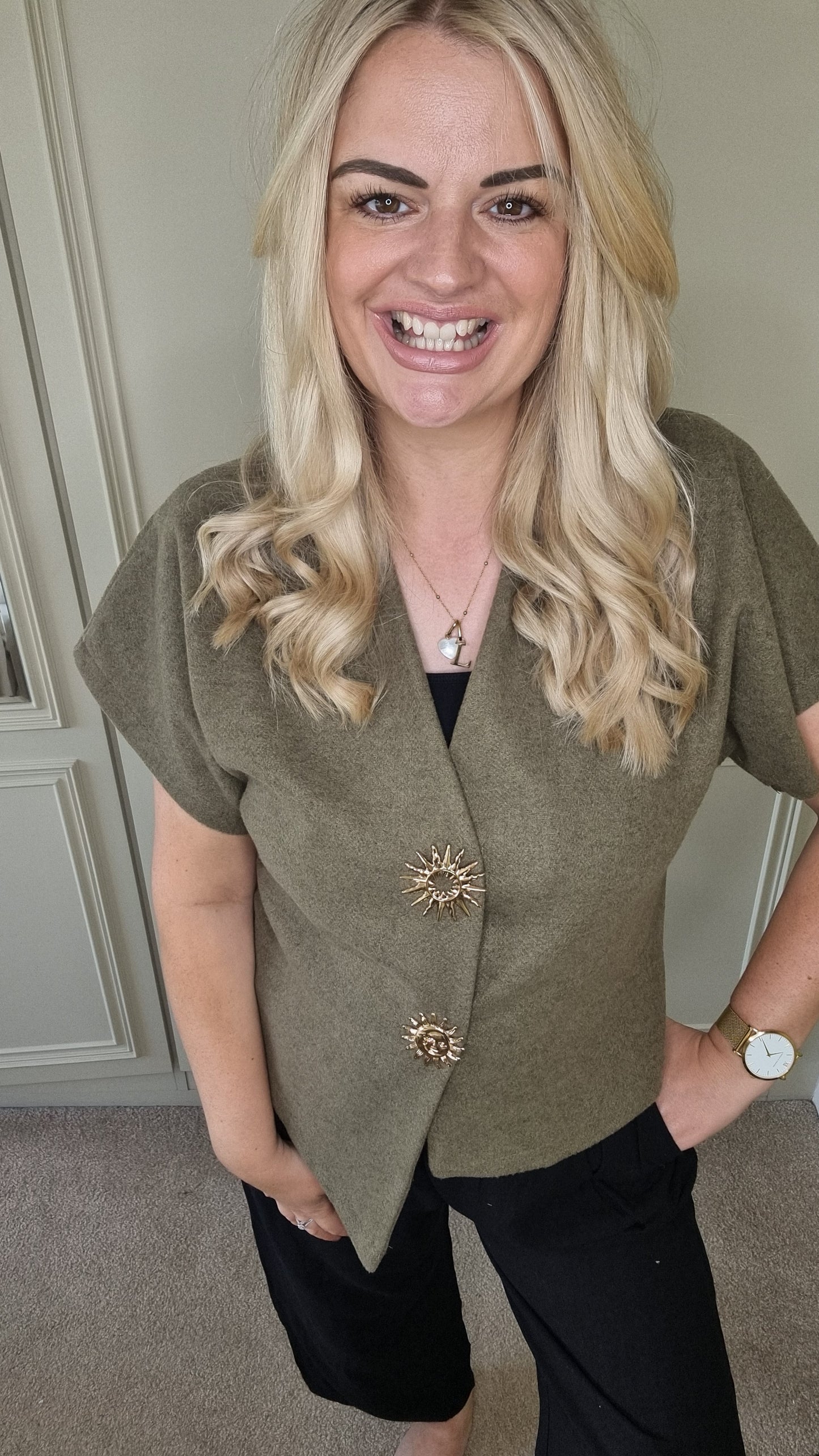 STORMY GOLD SUN BROOCH TOP - KHAKI
