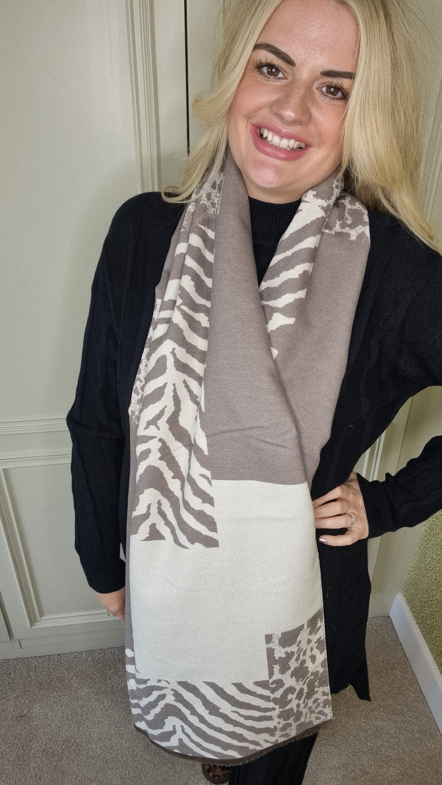 NICOLE REVERSIBLE MIXED ANIMAL PRINT SCARF