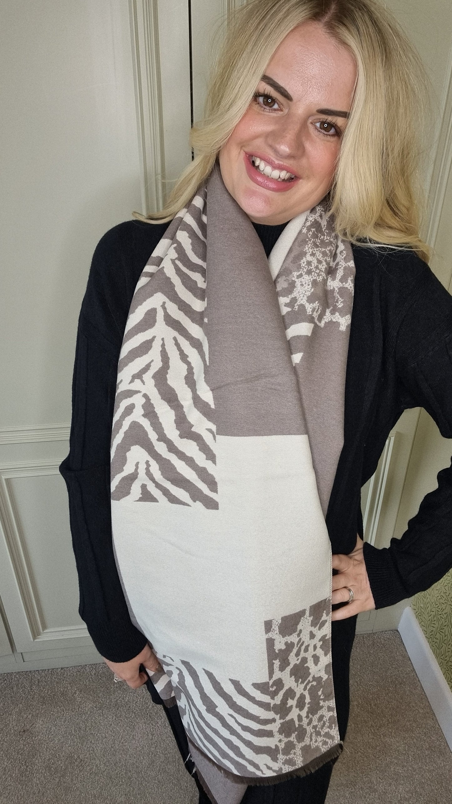 NICOLE REVERSIBLE MIXED ANIMAL PRINT SCARF
