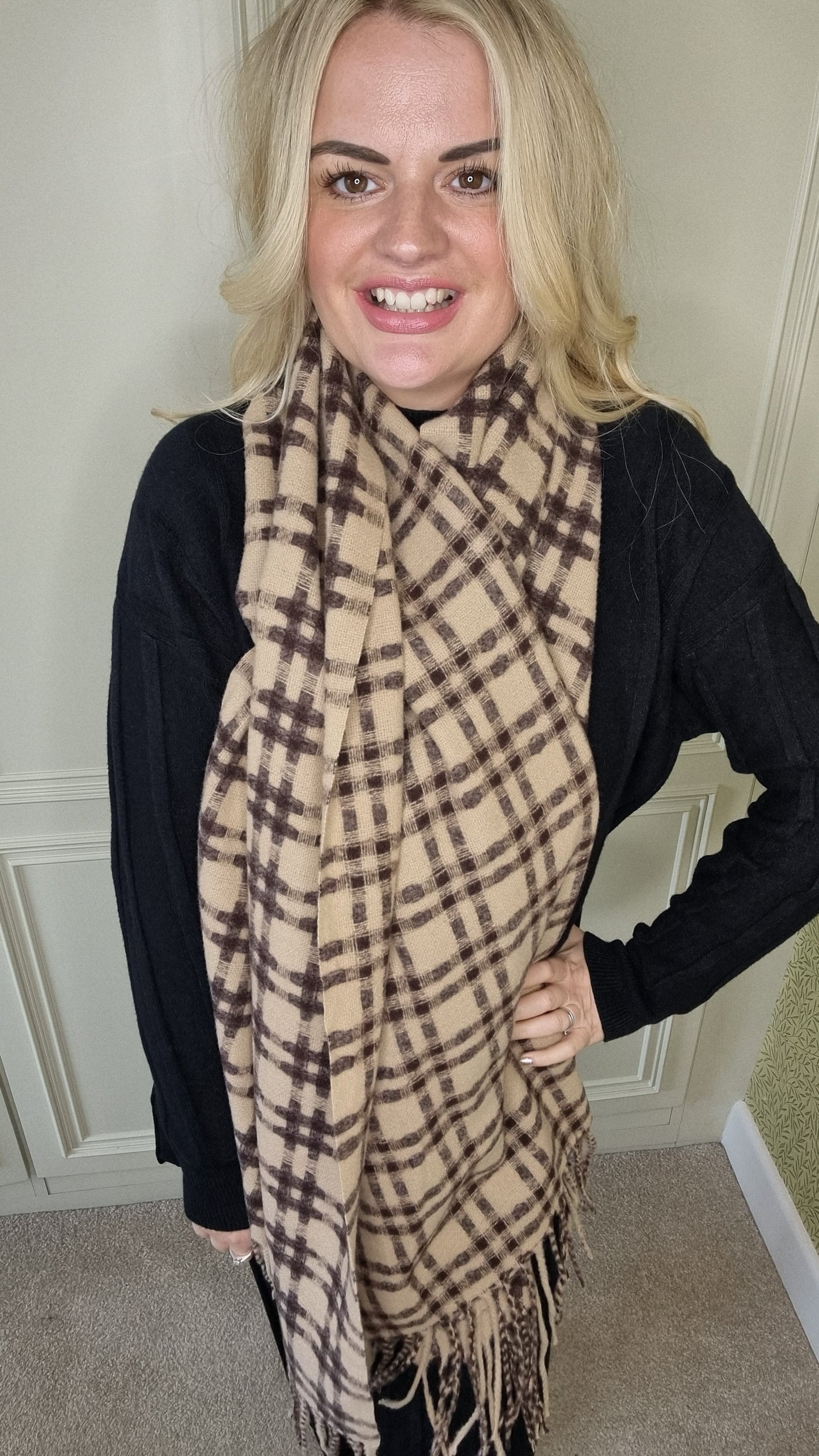 CHER CHECK SOFT KNIT TASSEL SCARF - MOCHA