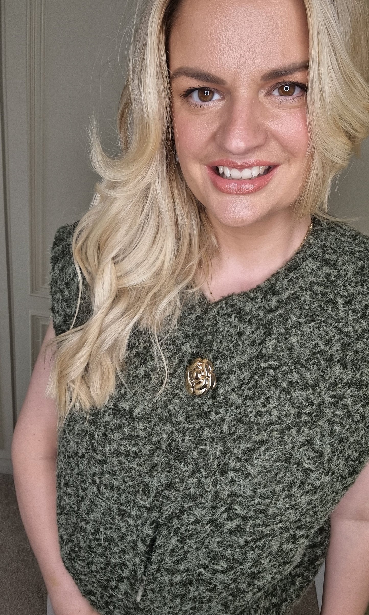 JUSTINE GOLD BROOCH WOOL BLEND WAISTCOAT - KHAKI