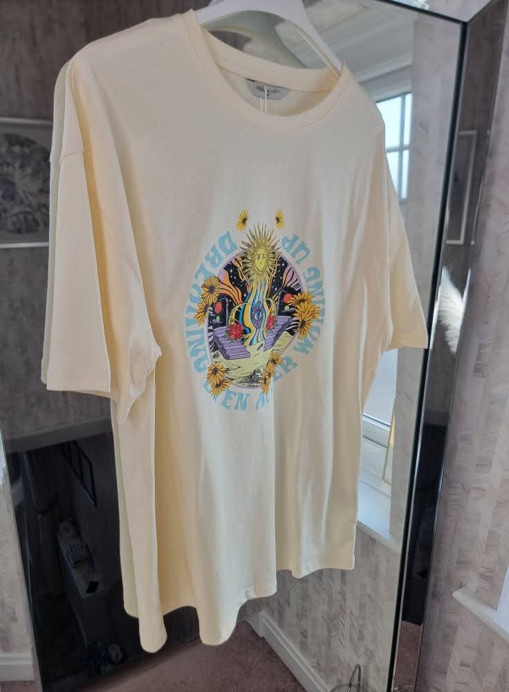 SIENNA DREAMER T SHIRT - CREAM