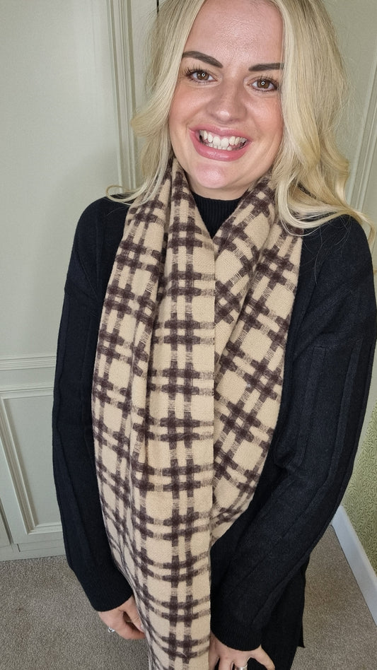 CHER CHECK SOFT KNIT TASSEL SCARF - MOCHA