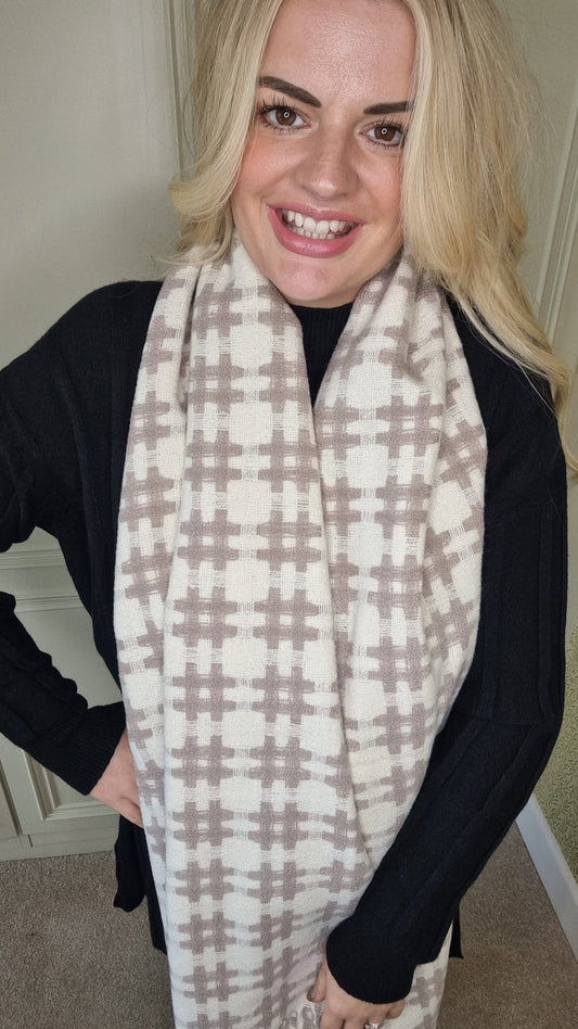 CHER CHECK SOFT KNIT TASSEL SCARF - BEIGE