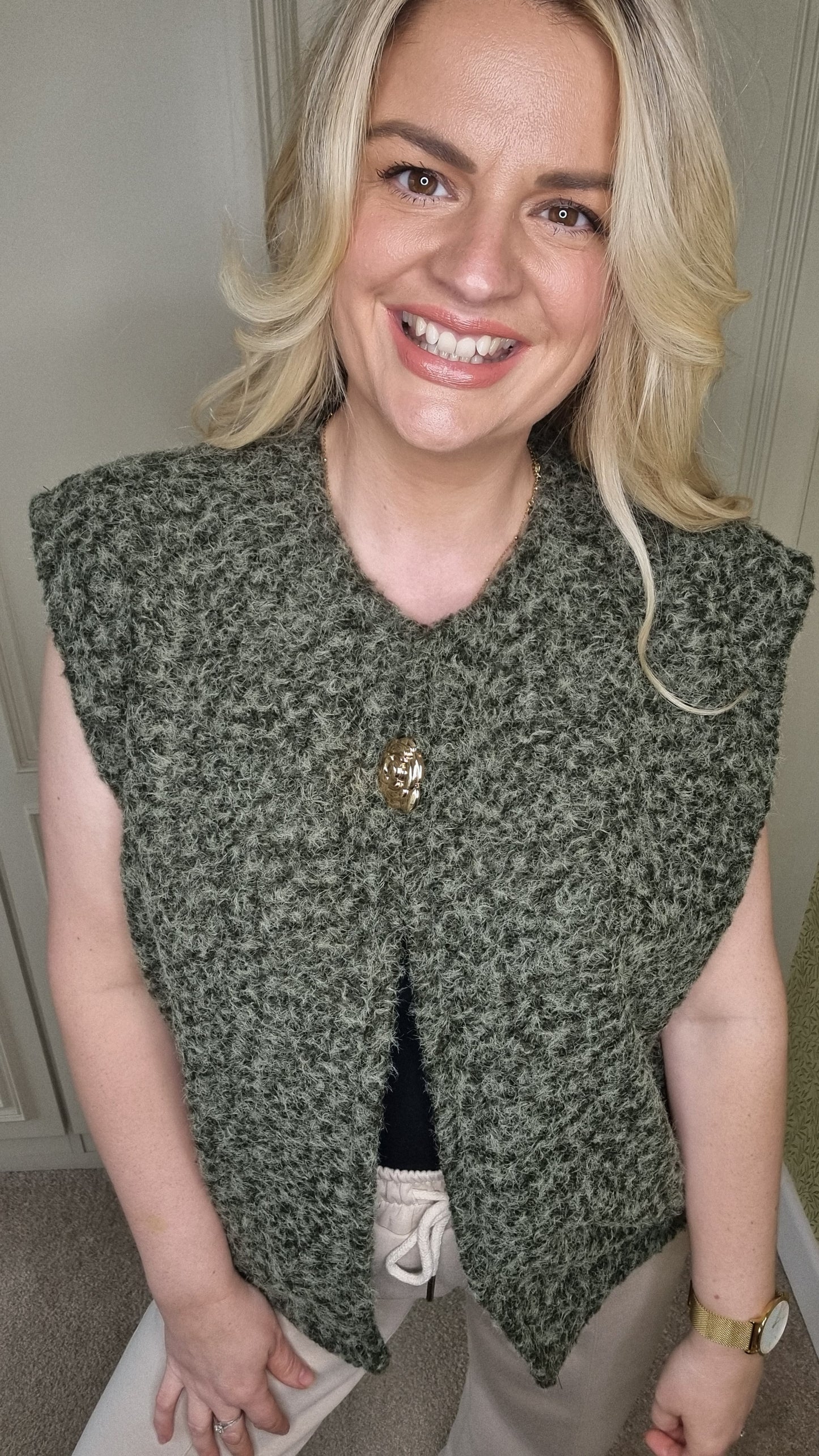 JUSTINE GOLD BROOCH WOOL BLEND WAISTCOAT - KHAKI