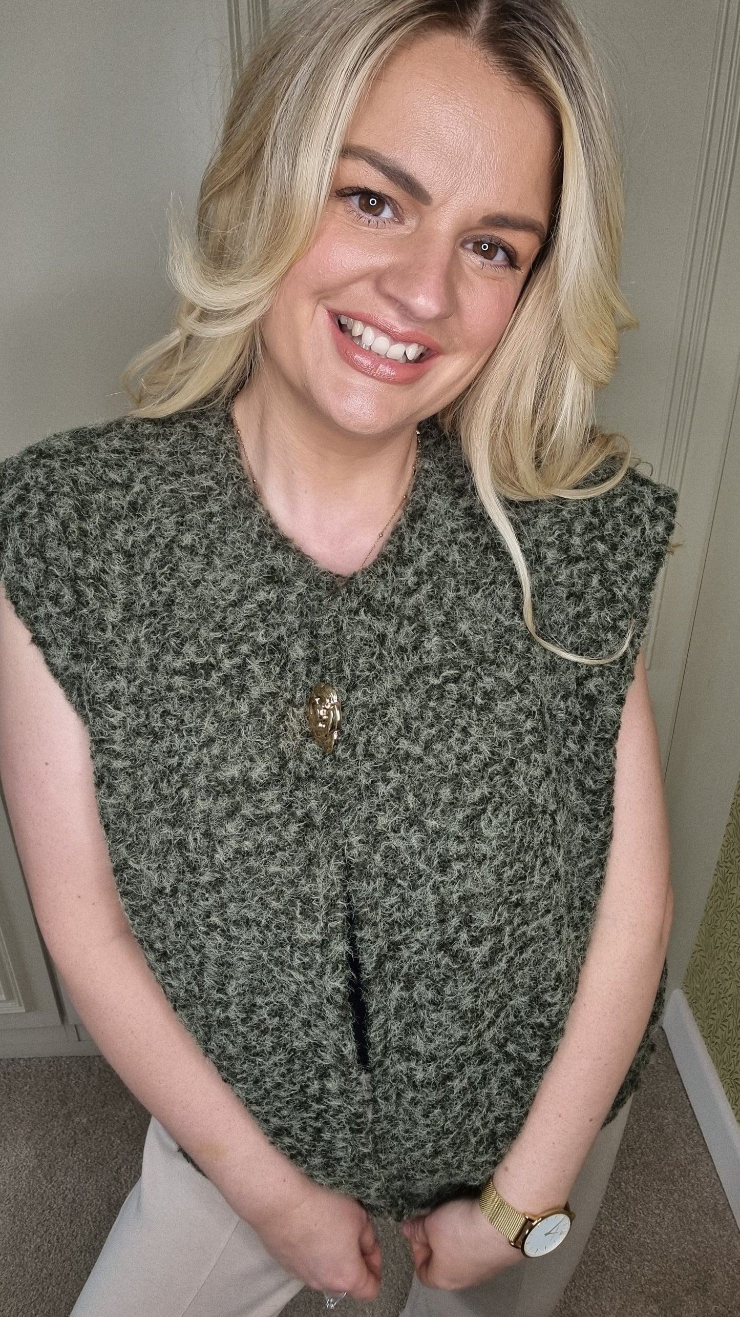 JUSTINE GOLD BROOCH WOOL BLEND WAISTCOAT - KHAKI