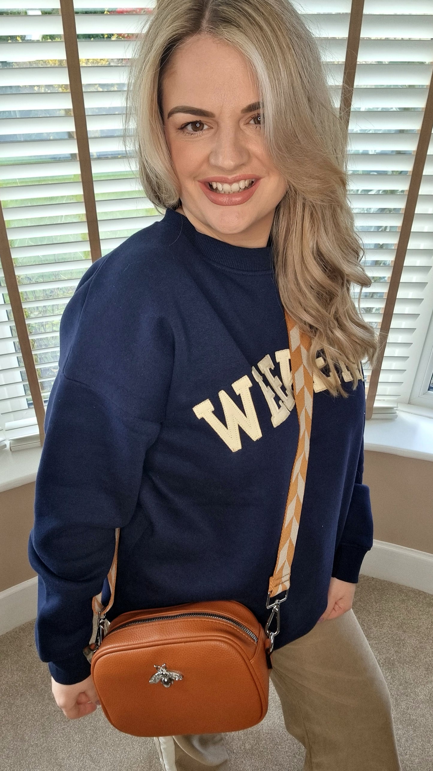 CARERRA CROSS BODY BAG WITH BEE - TAN