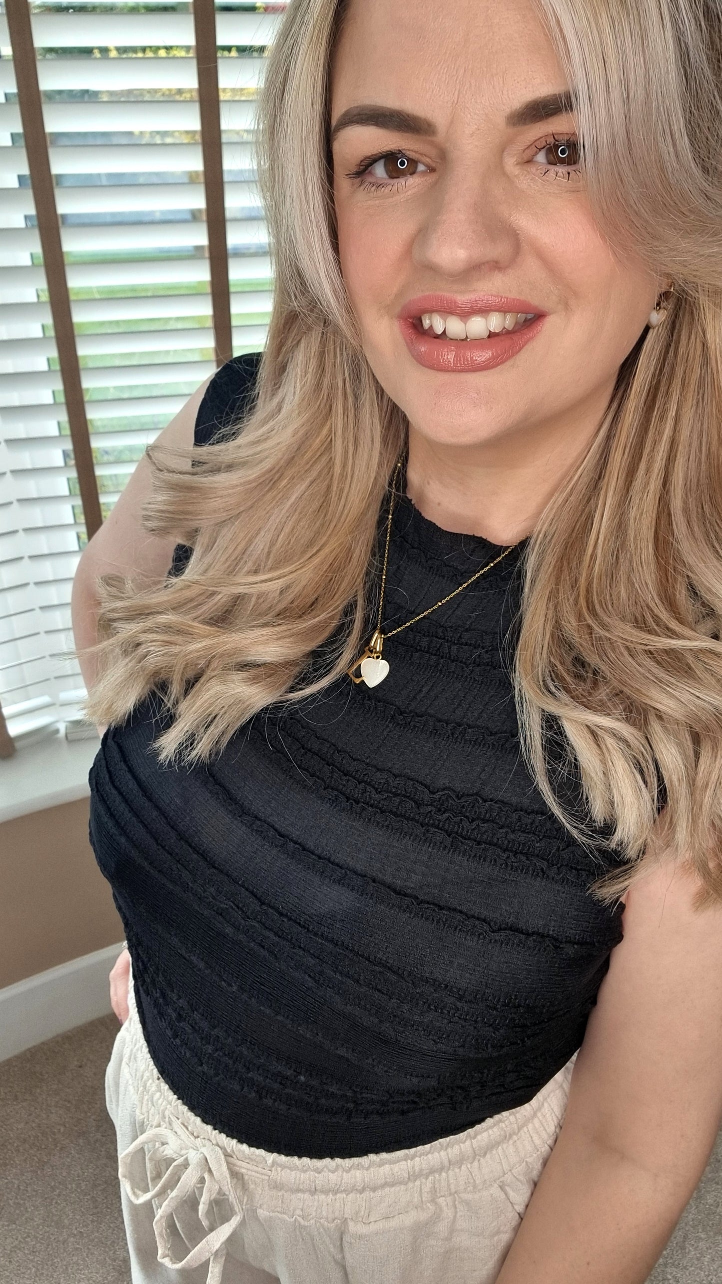 BRANDY TEXTURED TOP - BLACK