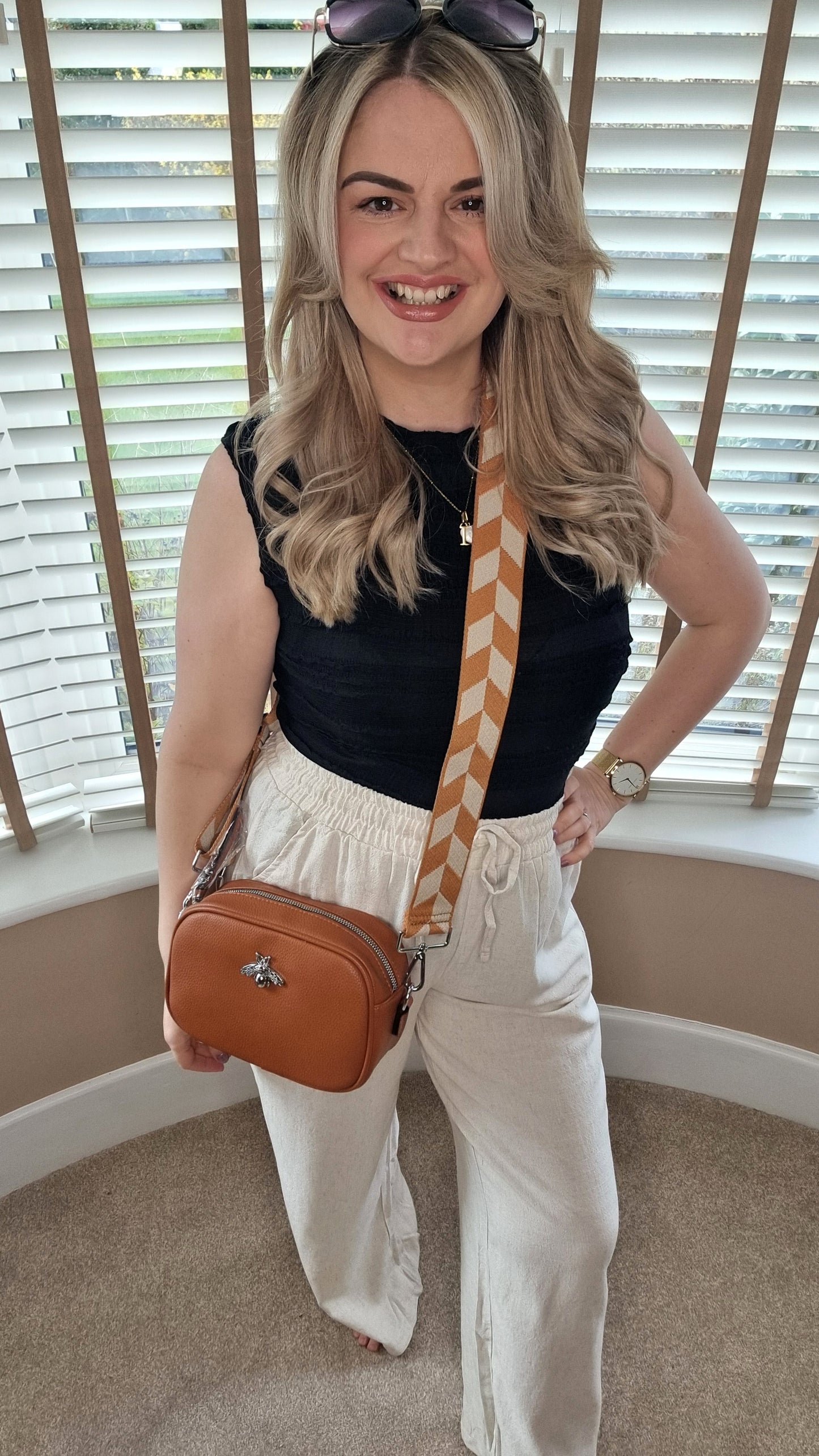 CARERRA CROSS BODY BAG WITH BEE - TAN