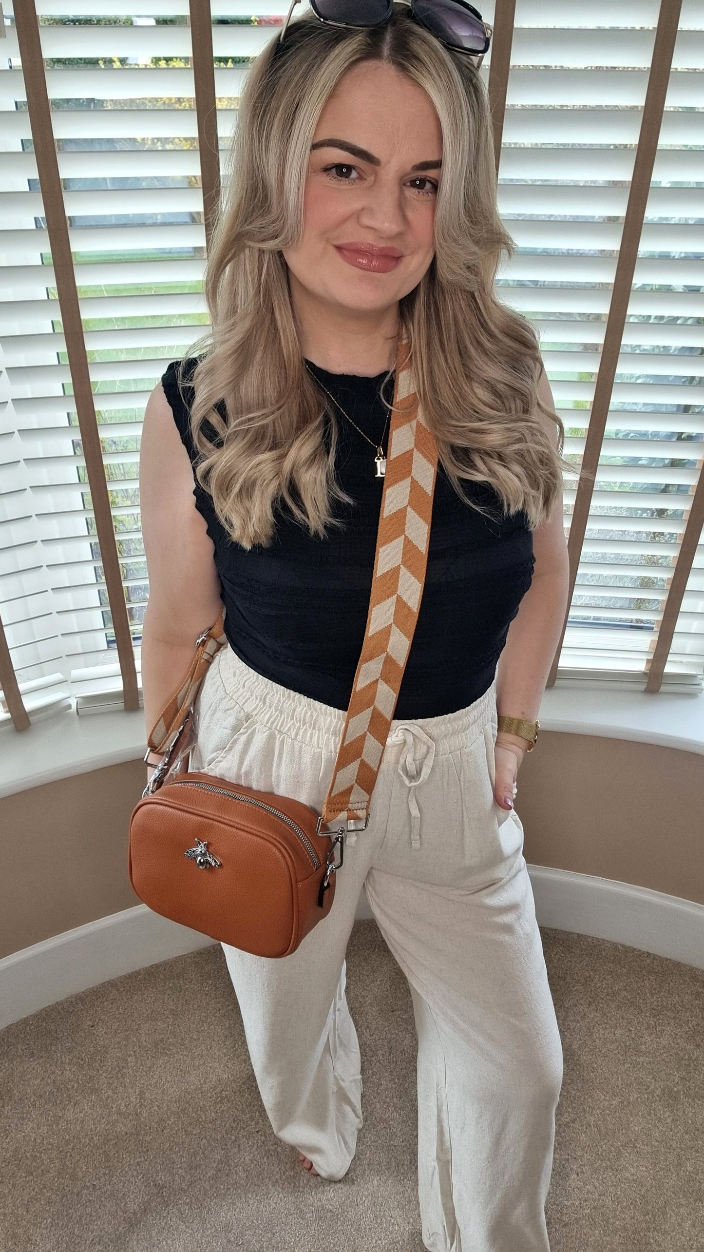 CARERRA CROSS BODY BAG WITH BEE - TAN