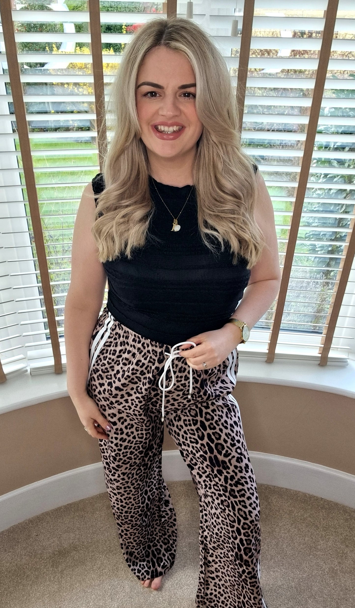 ANNA LOOSE FIT LEOPARD PANTS - DARKER SHADE