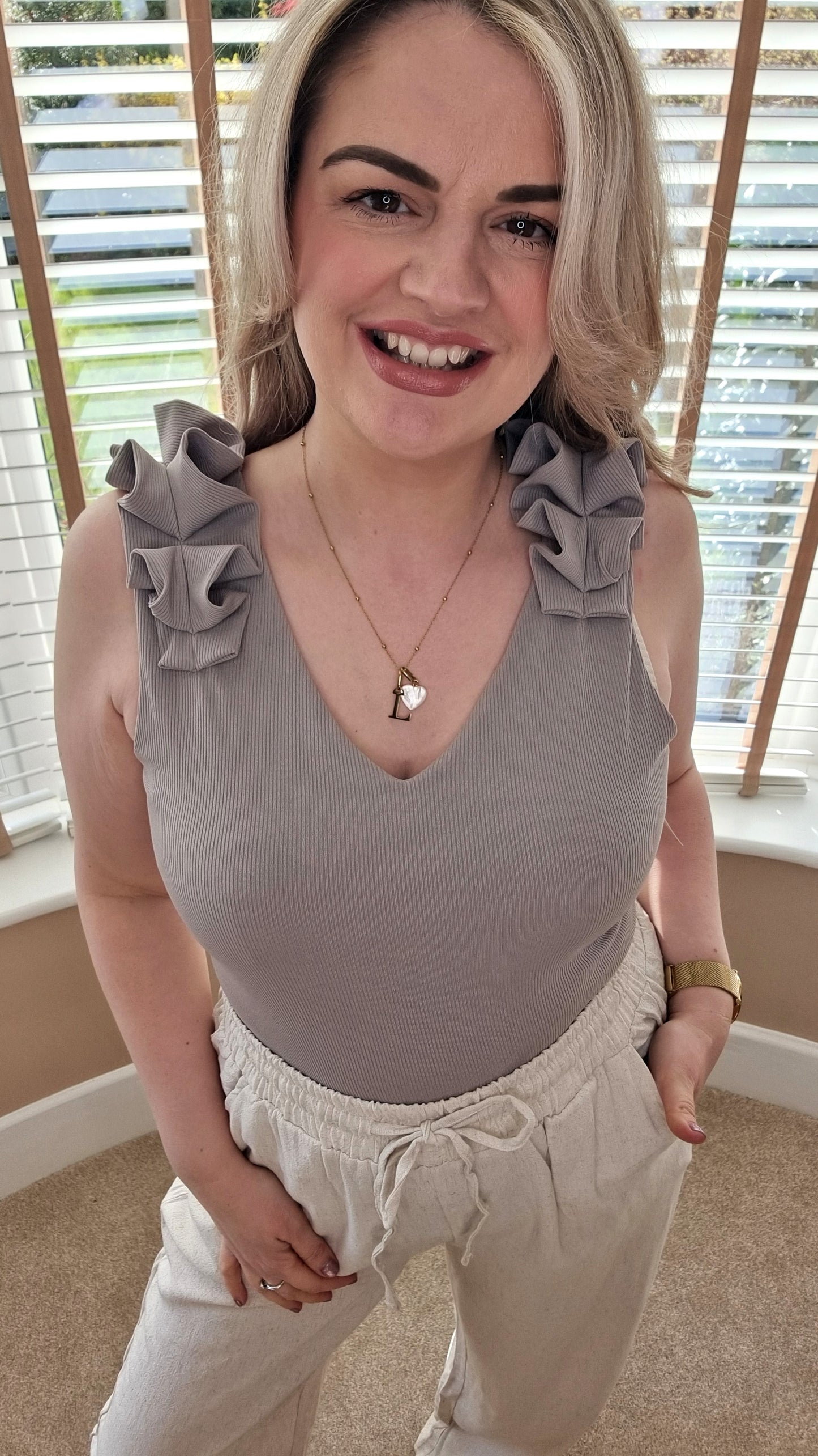 ELIANA RIB VEST WITH SHOULDER DETAILS - MUSHROOM