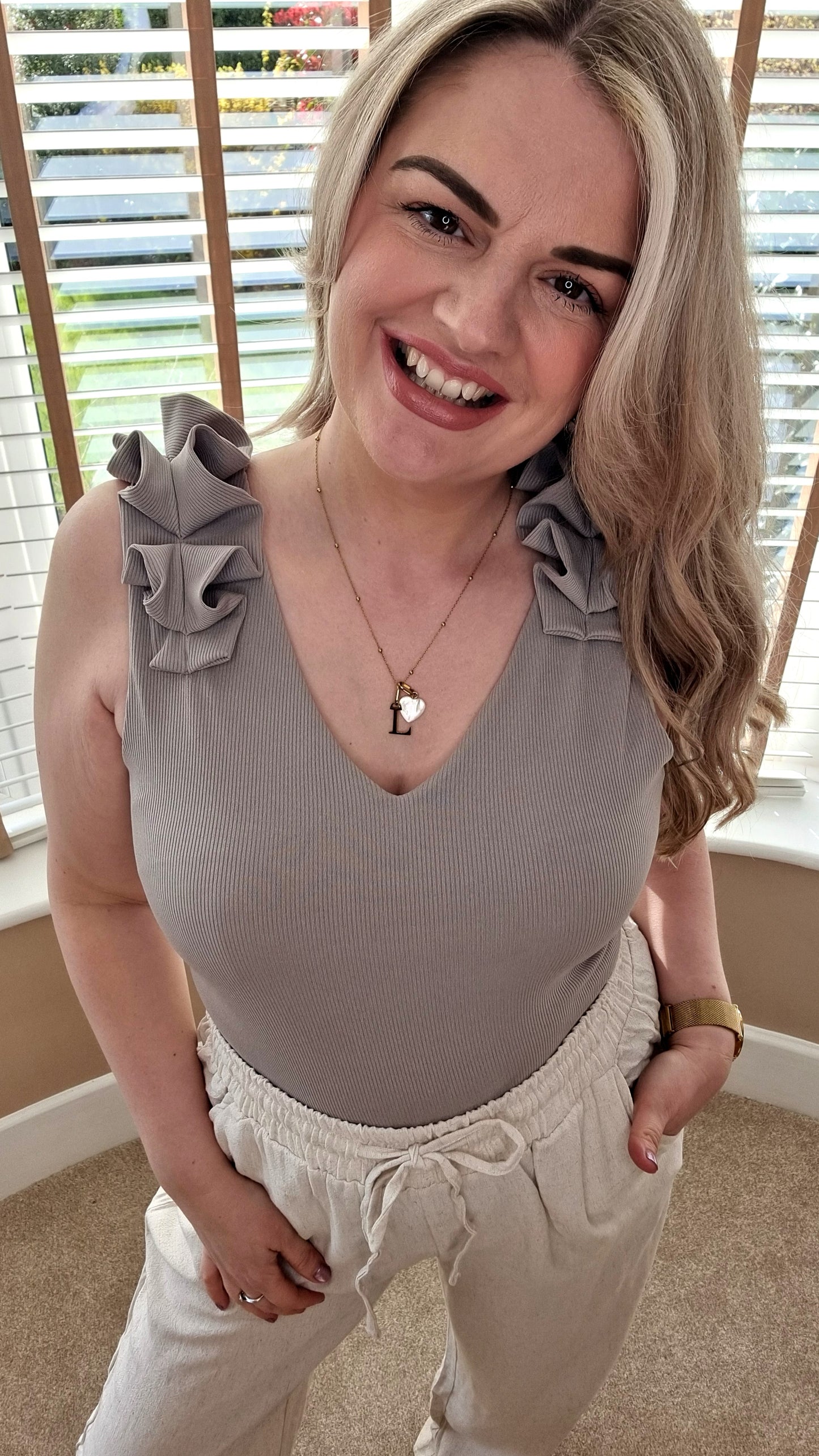 ELIANA RIB VEST WITH SHOULDER DETAILS - MUSHROOM