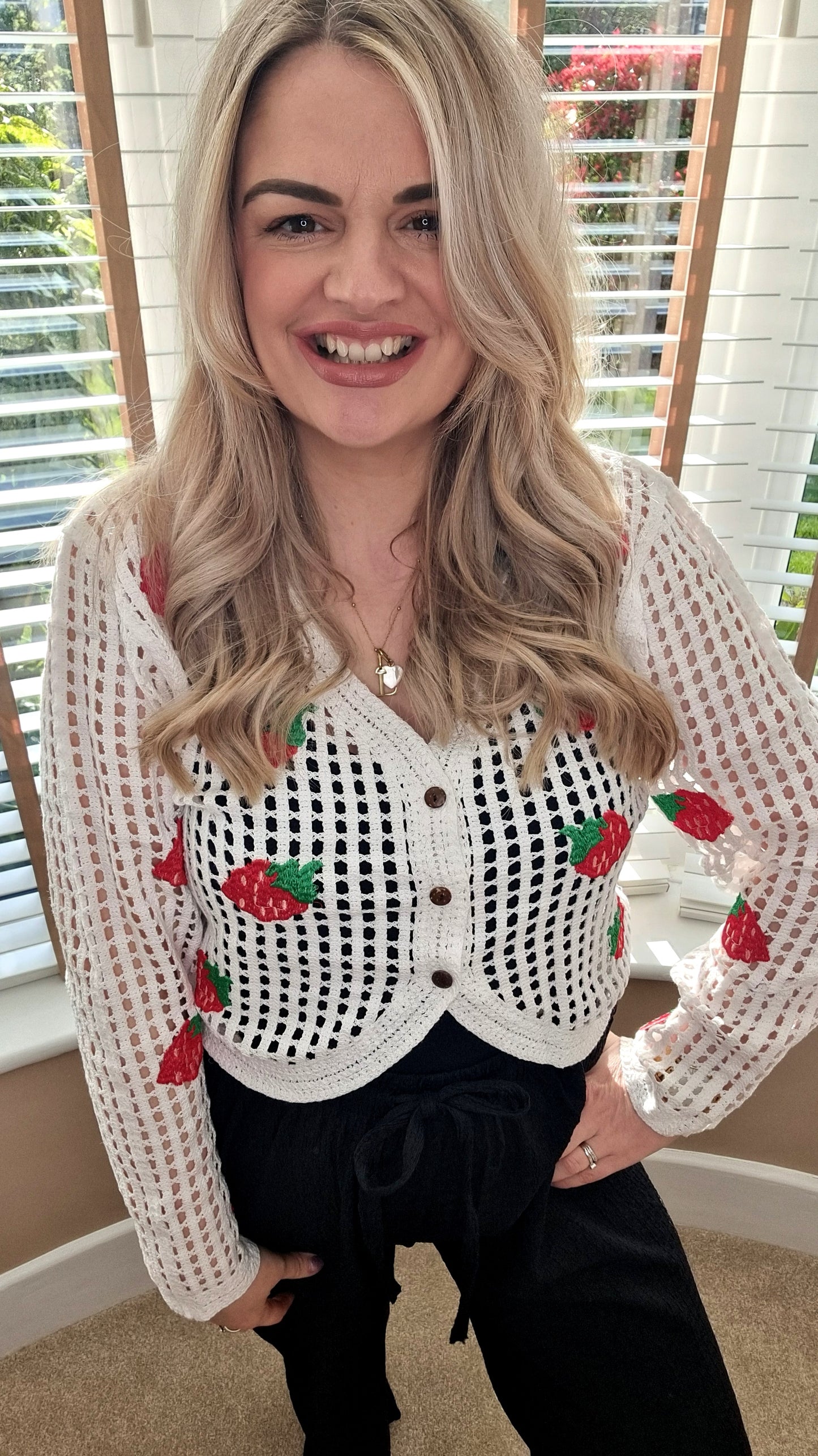 SALLY STRAWBERRY SHORT CROCHET CARDIGAN