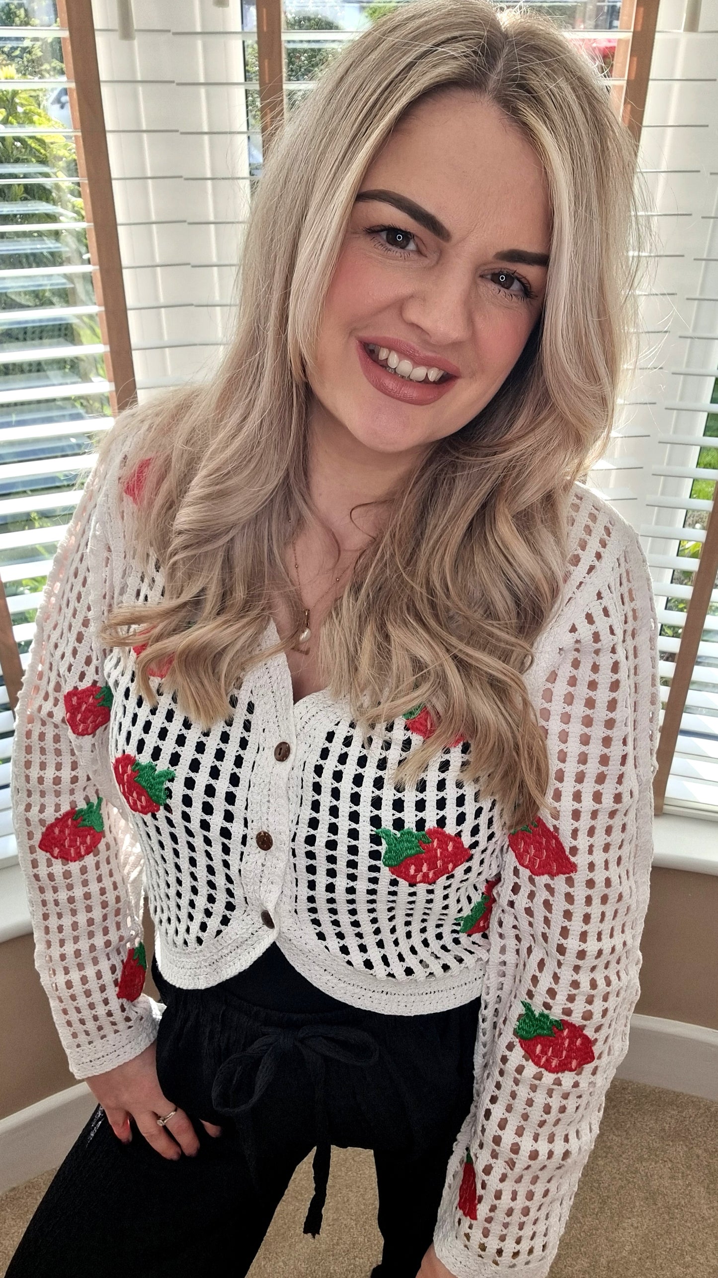 SALLY STRAWBERRY SHORT CROCHET CARDIGAN
