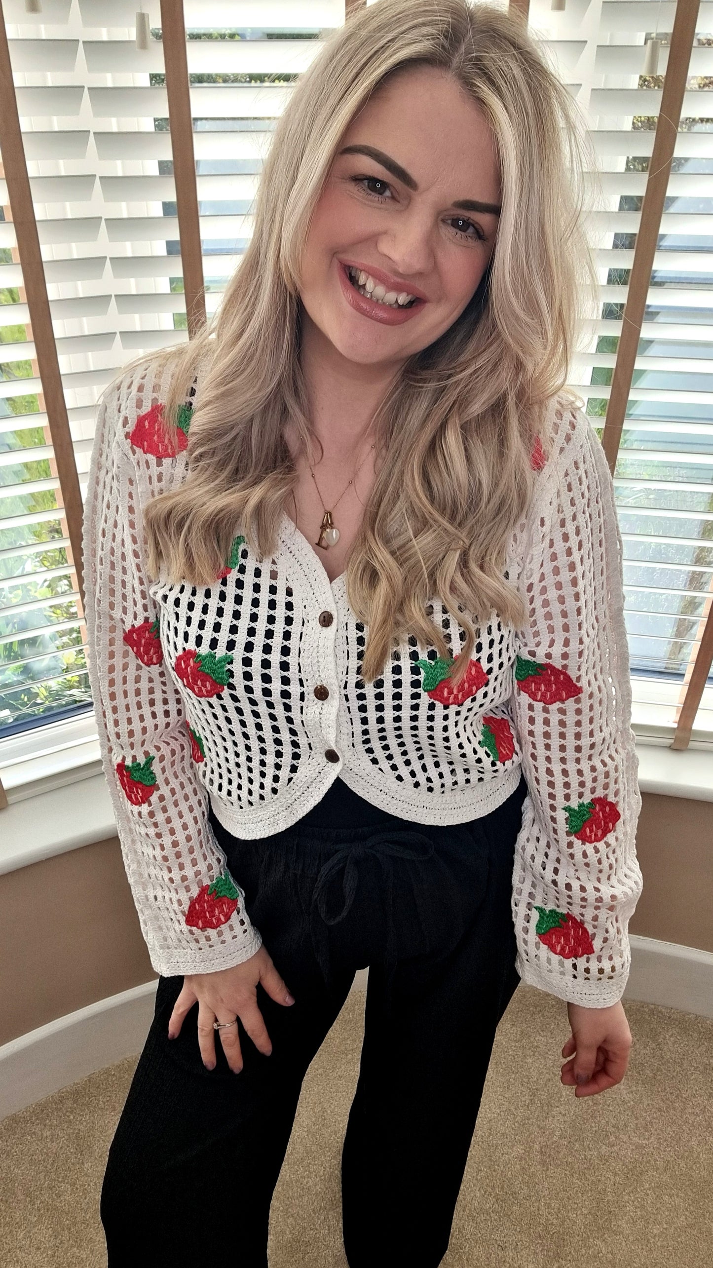 SALLY STRAWBERRY SHORT CROCHET CARDIGAN