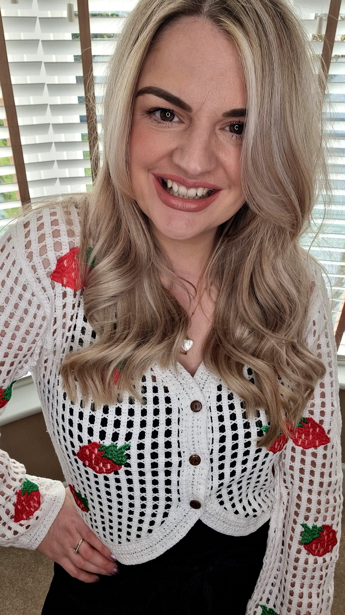 SALLY STRAWBERRY SHORT CROCHET CARDIGAN