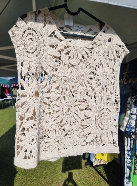 EMILIE FLOWER CROCHET TOP