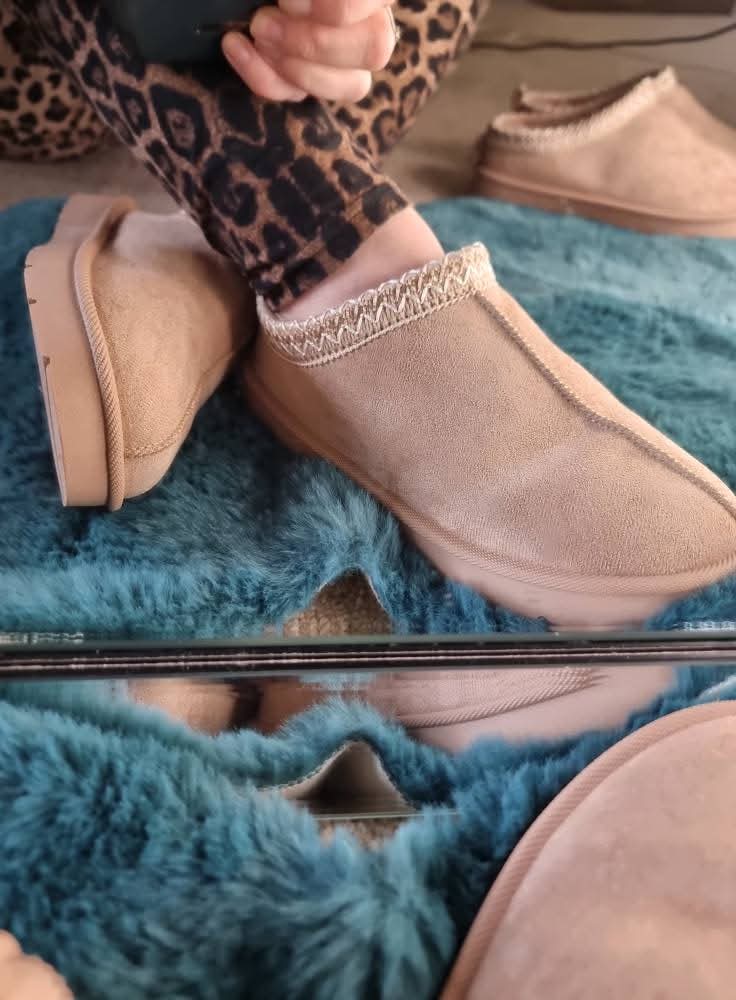 MABEL - FAUX FUR LINED MINI BOOTS
