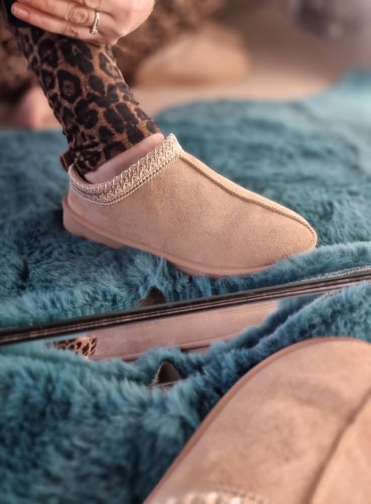 MABEL - FAUX FUR LINED MINI BOOTS