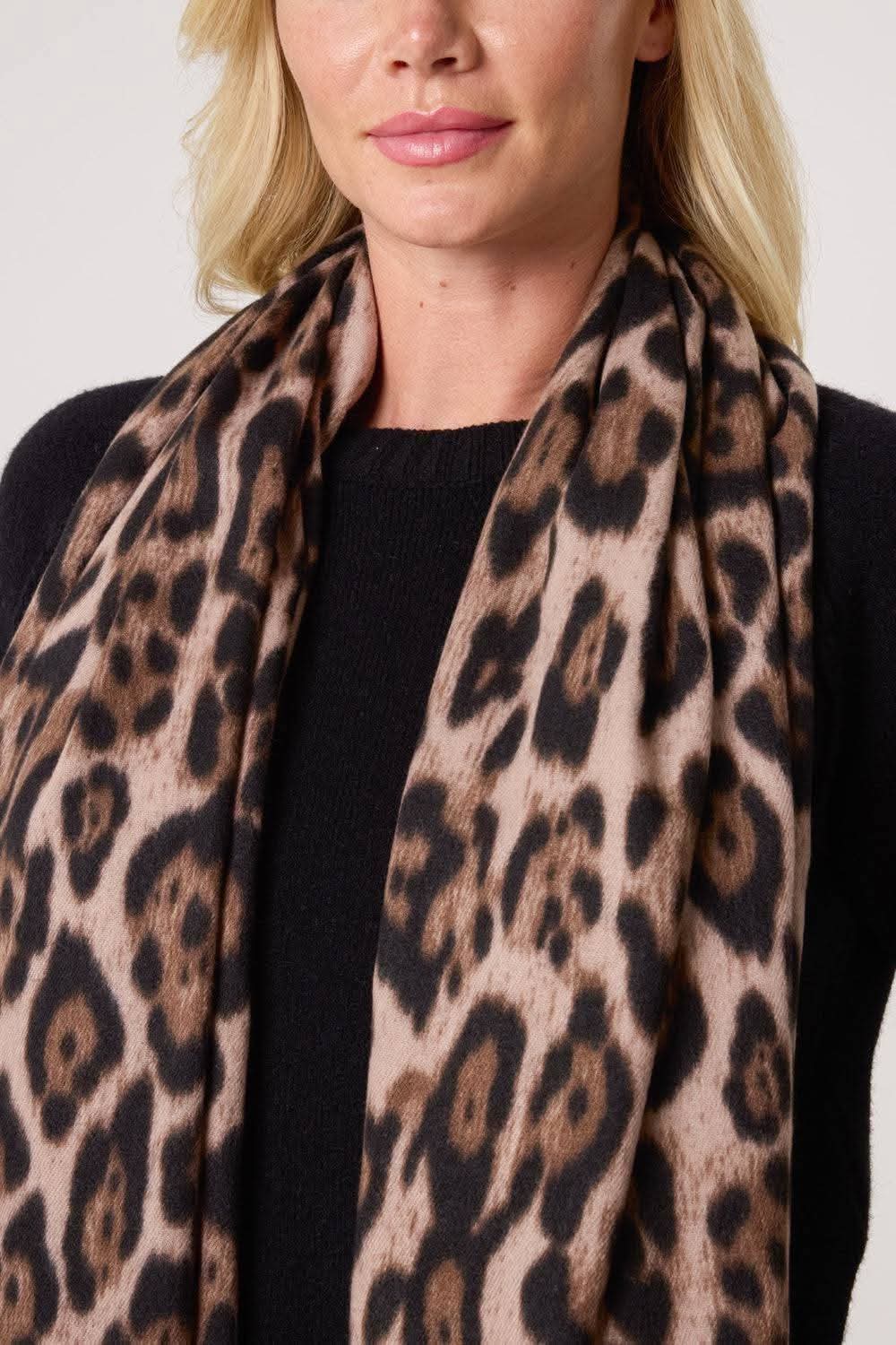 BELLE LEOPARD PRINT SCARF