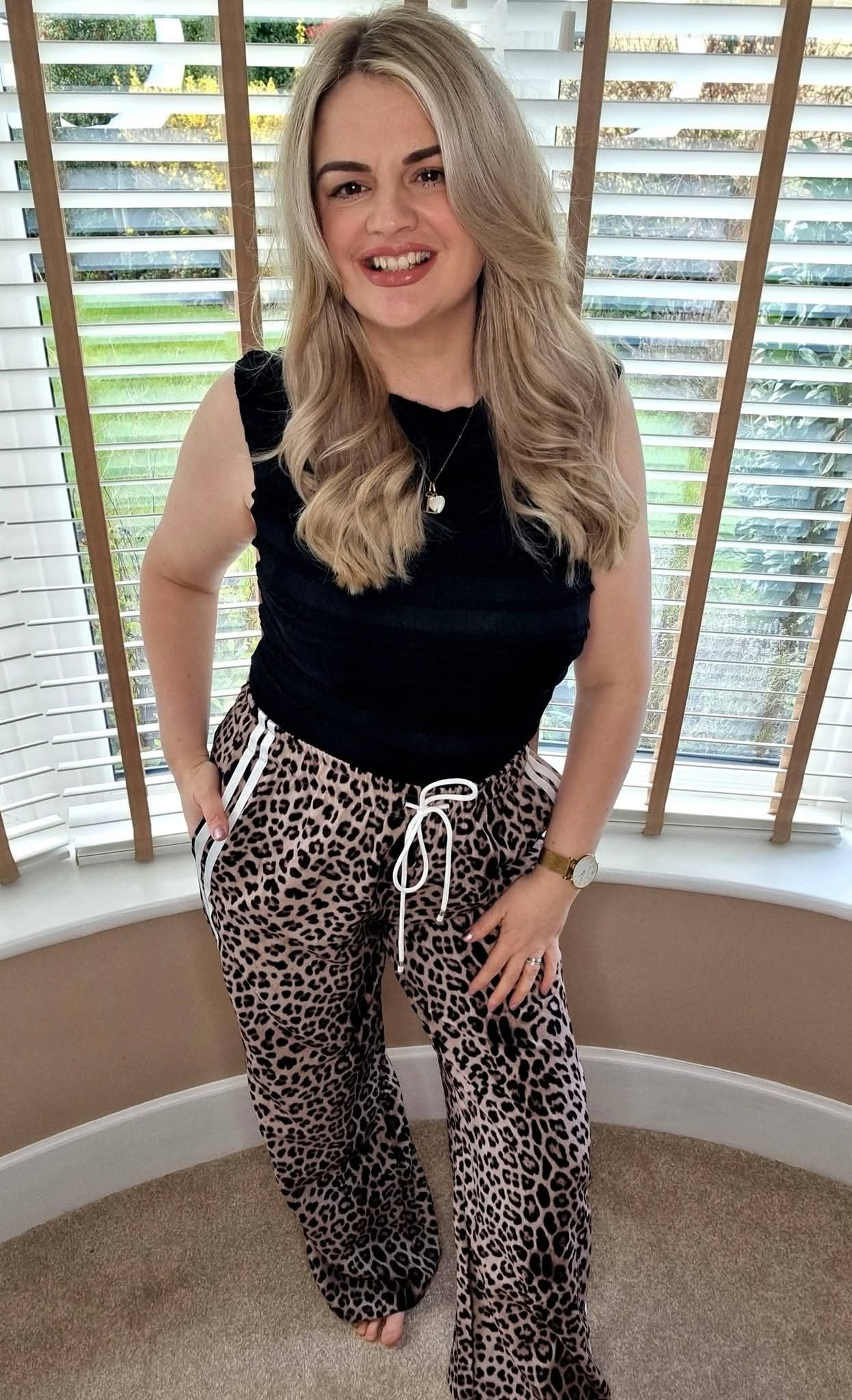 ANNA LOOSE FIT LEOPARD PANTS - DARKER SHADE