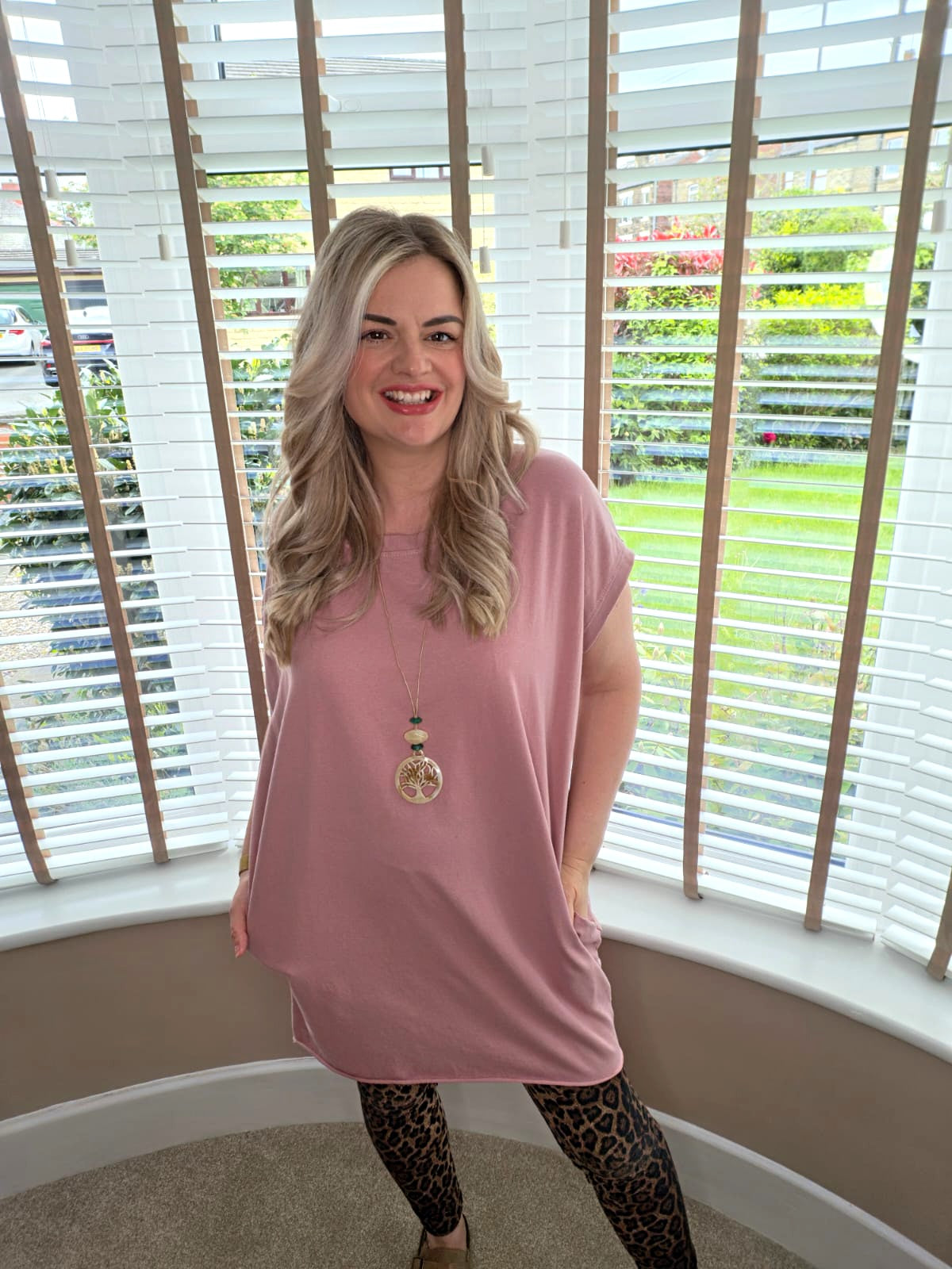 ROSE OVERSIZED T SHIRT (WITH NECKLACE)