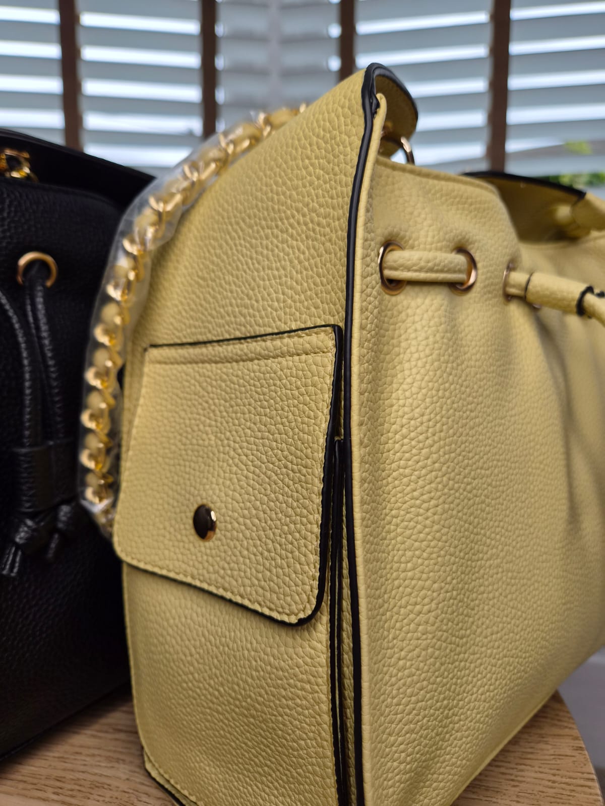 CLOVER GOLD CHAIN HANDBAGS