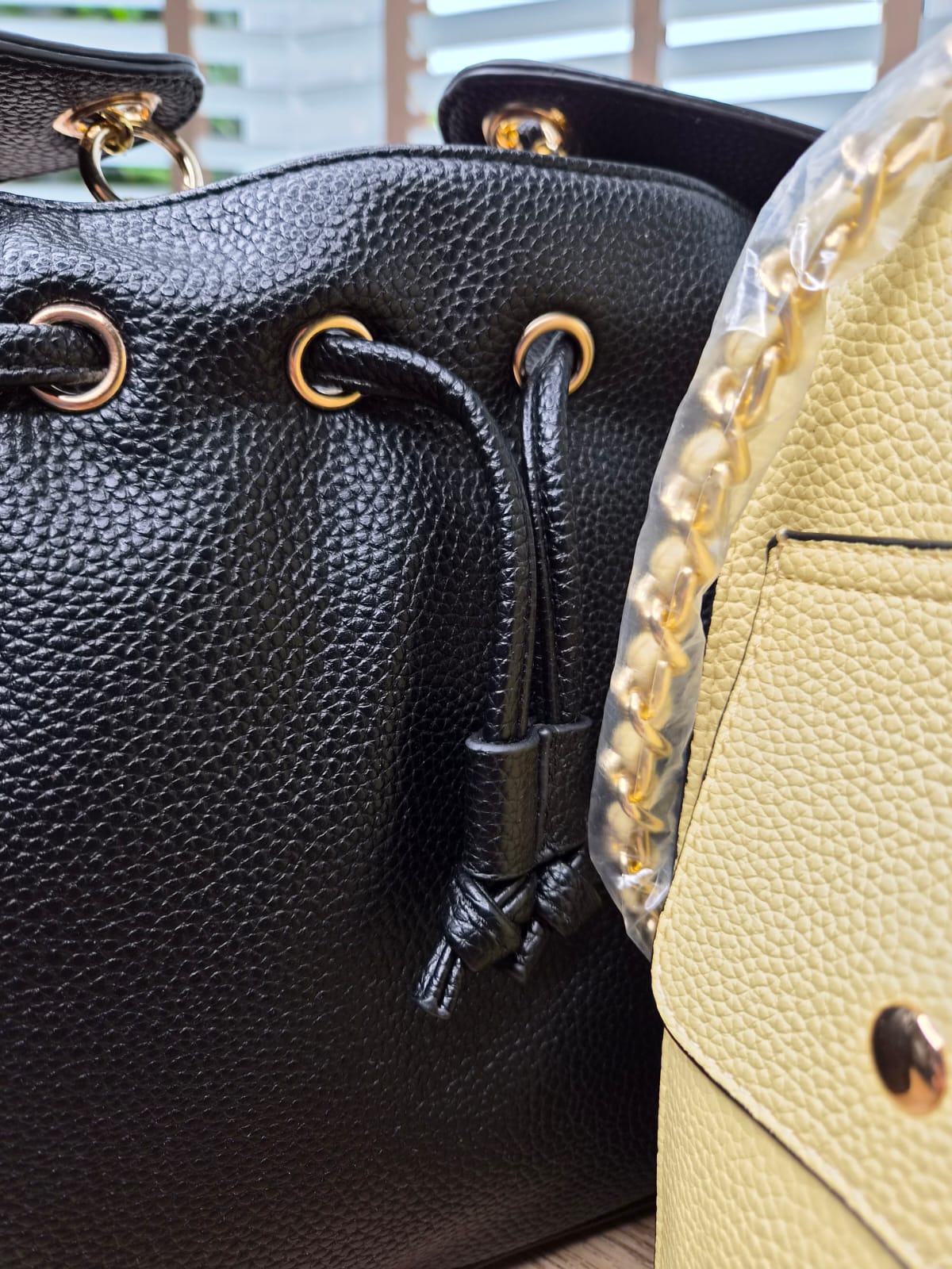 CLOVER GOLD CHAIN HANDBAGS