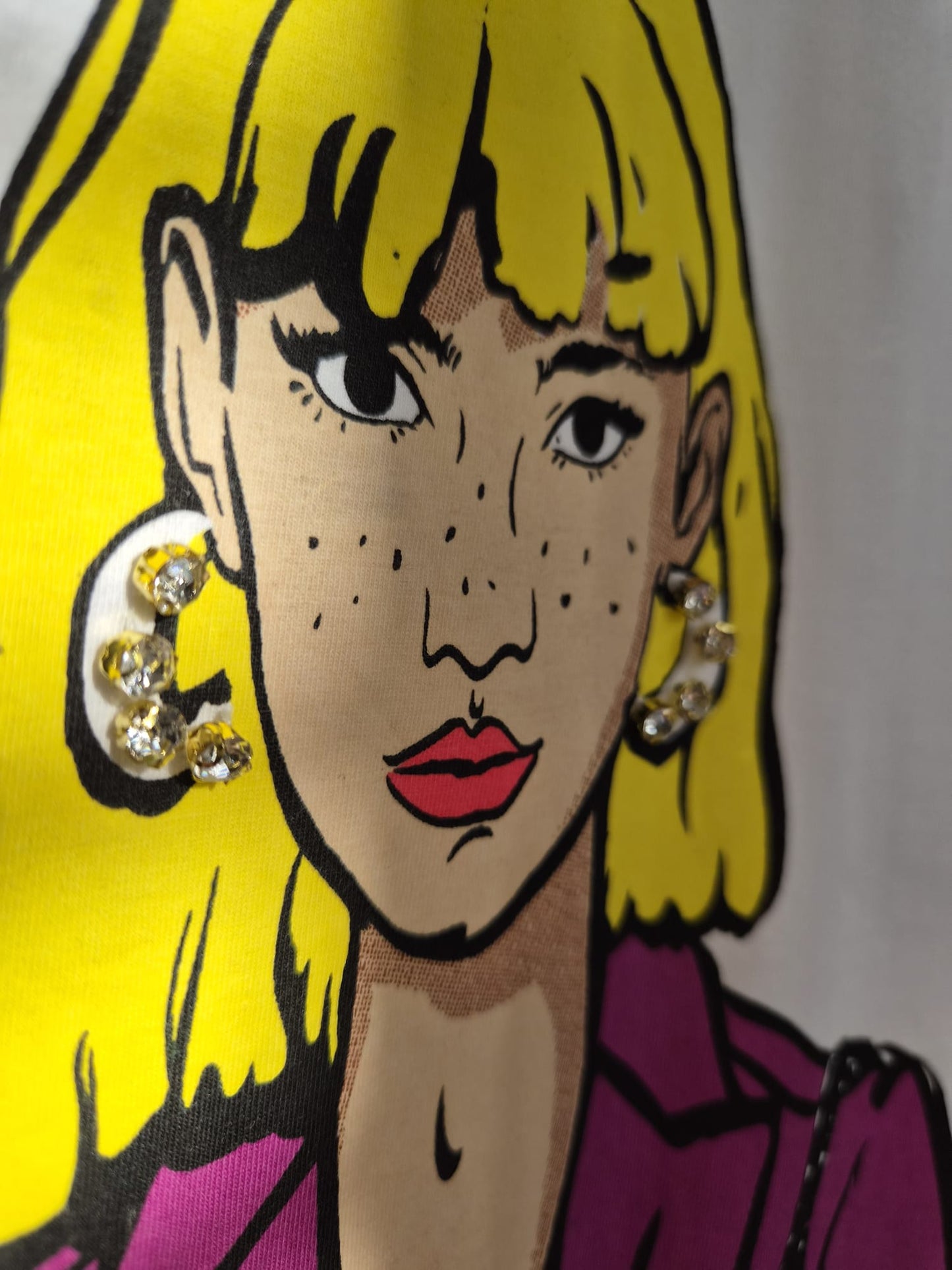 ROXANNE EMBELLISHED CHIC T SHIRT