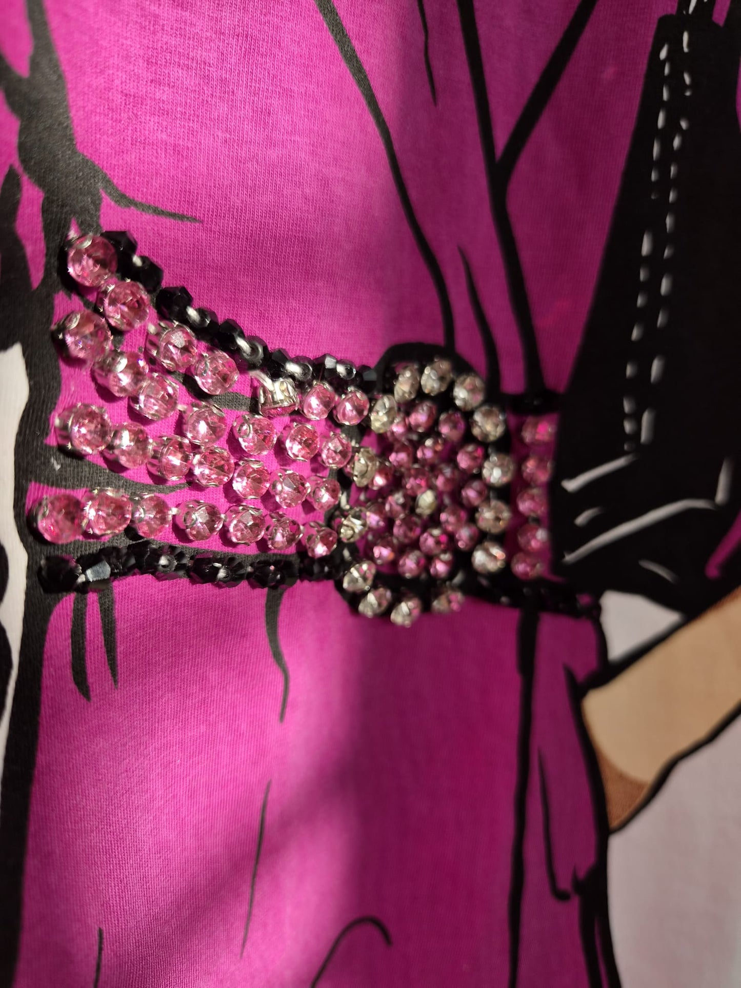 ROXANNE EMBELLISHED CHIC T SHIRT