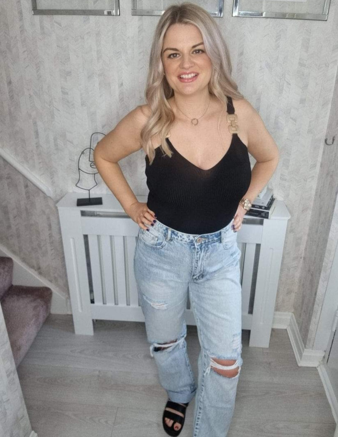 RAINE RIPPED MOM JEANS