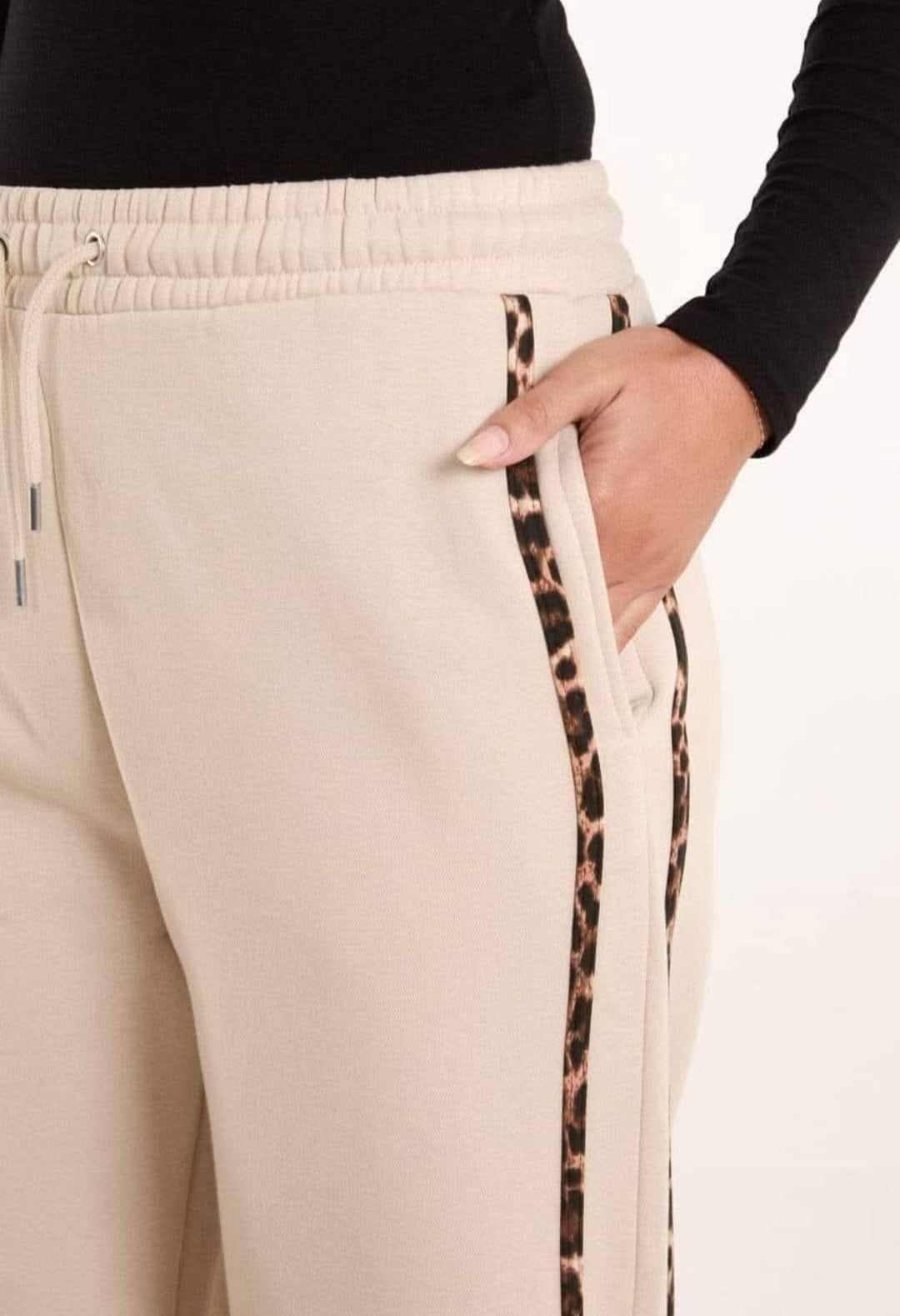 NATALIE THICK LEOPARD SIDE STRIPE JOGGERS